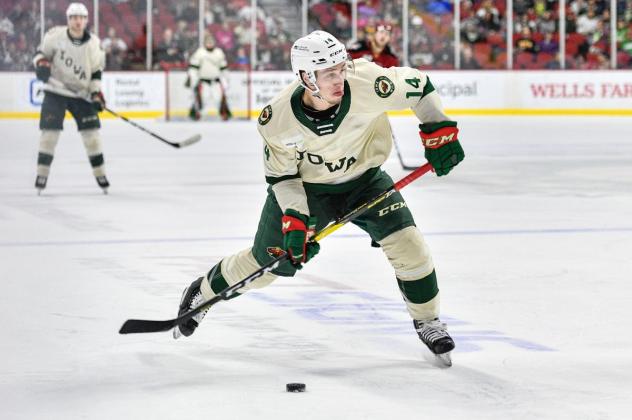 Forward Will Bitten with the Iowa Wild