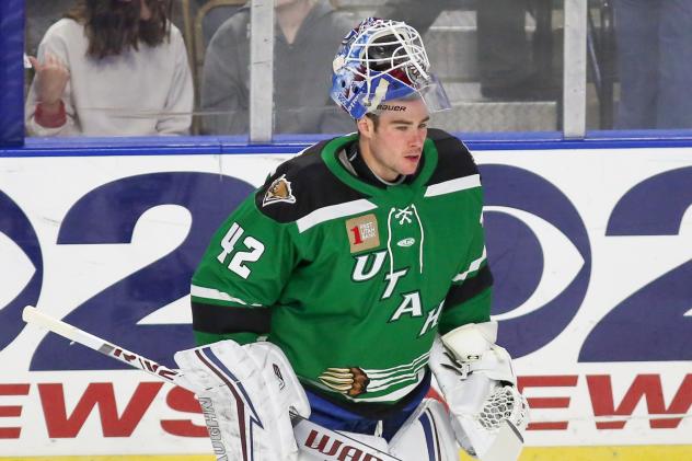 Utah Grizzlies goaltender Peyton Jones