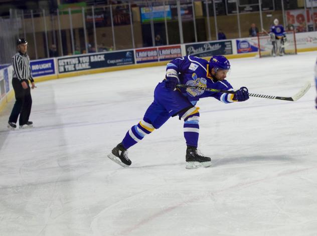Roanoke Rail Yard Dawgs defenseman Vojtěch Žemlička