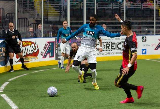 St. Louis Ambush midfielder Mohamed Ddiaye vs. the Chihuahua Savage