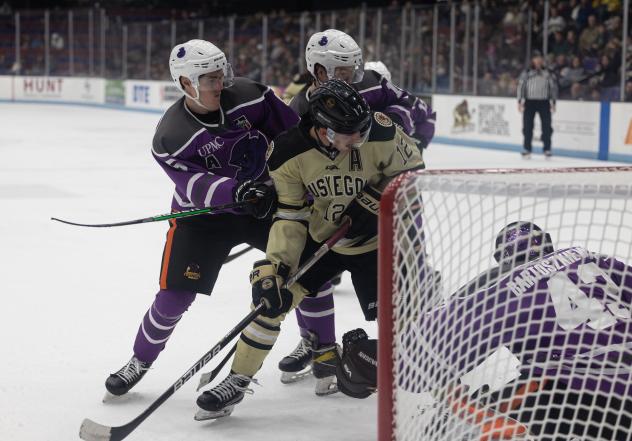 Muskegon Lumberjacks forward Ben Strinden vs. the Youngstown Phantoms