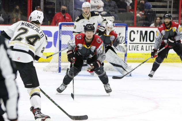 Wheeling Nailers take on the Cincinnati Cyclones