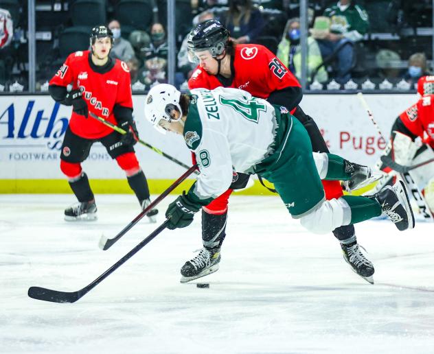 Prince George Cougars battle the Everett Silvertips