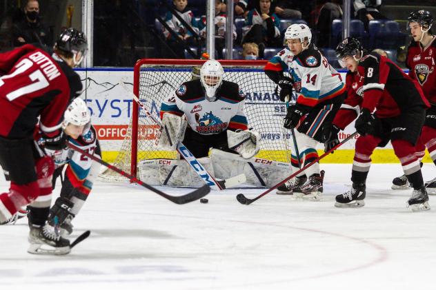 Vancouver Giants eye the Kelowna Rockets goal