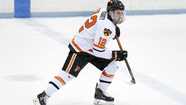 Forward Jordan Fogarty