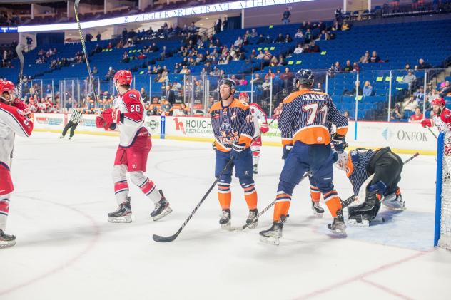 Allen Americans react after a goal against the Tulsa Oilers