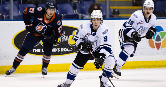 Victoria Royals left wing Tanner Scott vs. the Kamloops Blazers