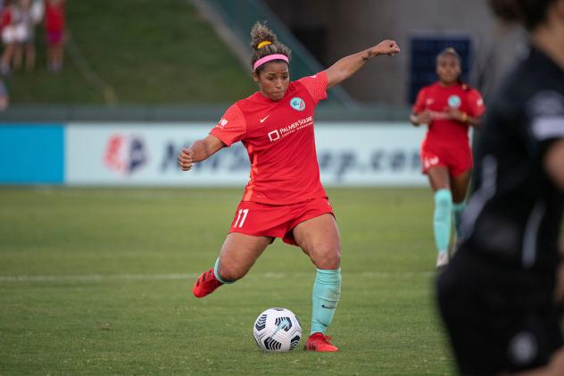 Kansas City Current midfielder Desiree Scott