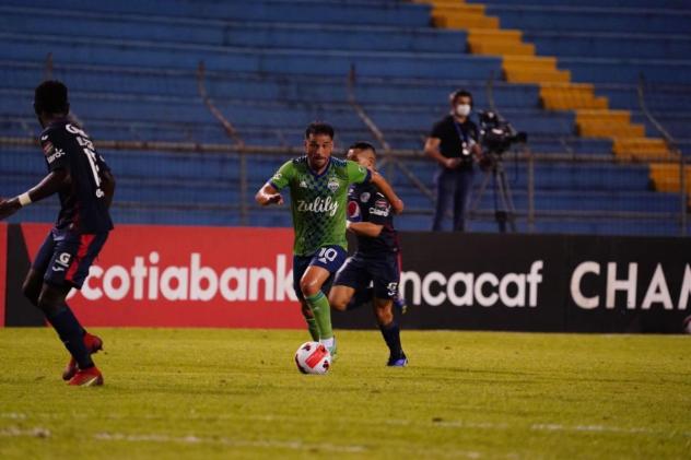 Seattle Sounders FC midfielder Nicolas Lodeiro vs. F.C. Motagua
