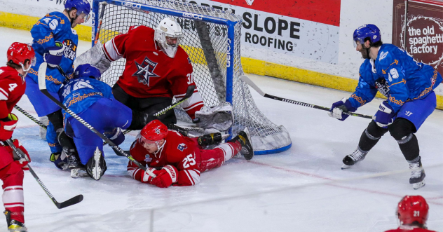 Wichita Thunder test the Allen Americans defense