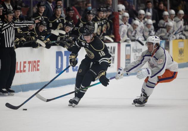 Muskegon Lumberjacks forward Owen Mehlenbacher vs. the Youngstown Phantoms