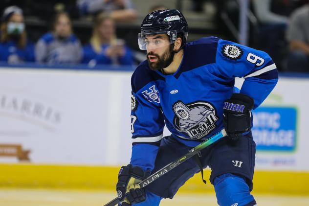 Jacksonville Icemen forward Luke Lynch