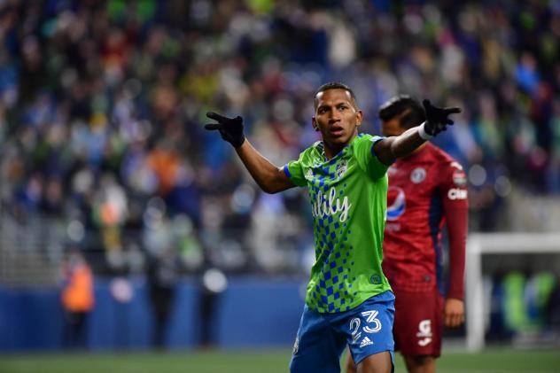 Seattle Sounders FC midfielder Léo Chú vs. F.C. Motagua