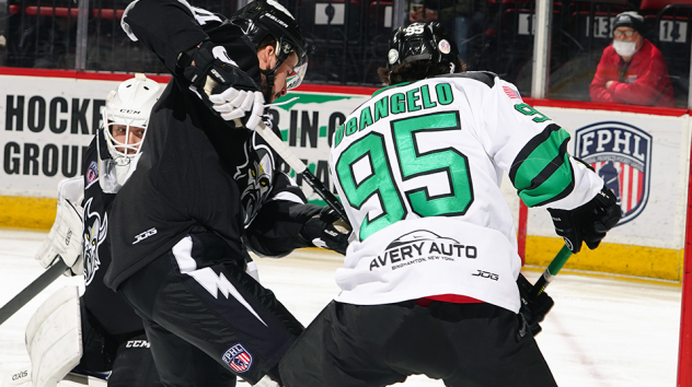 Binghamton Black Bears forward Geno DeAngelo vs. the Delaware Thunder