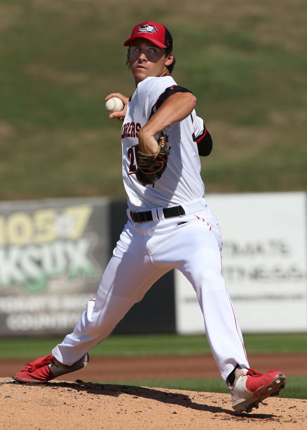 Sioux City Explorers RHP Michael Slaten