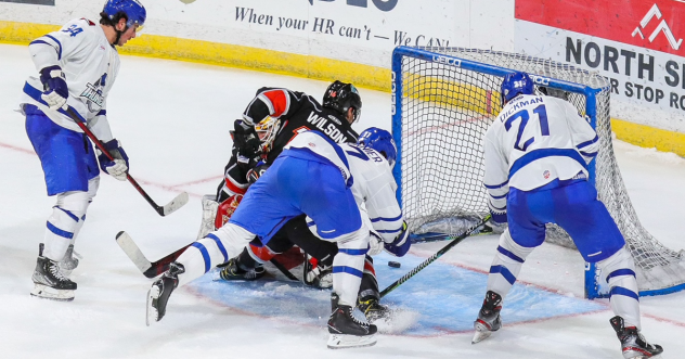 Wichita Thunder eye the Kansas City Mavericks goal