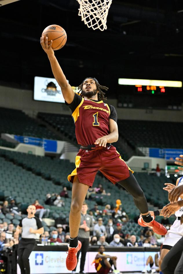 Cleveland Charge forward Cameron Young vs. the Long Island Nets