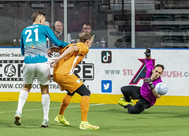 St. Louis Ambush battle the Florida Tropics