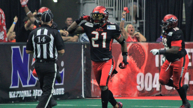 Jacksonville Sharks defensive back Kenny Veal