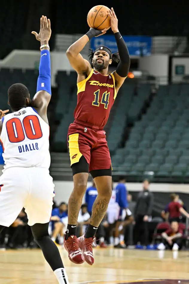 Cleveland Charge guard Malik Newman shoots against the Motor City Cruise