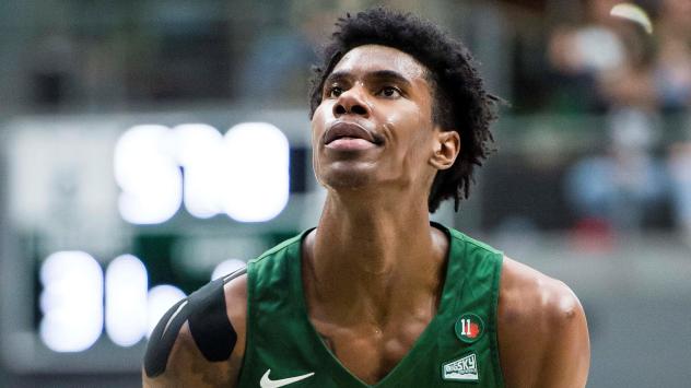 Niagara River Lions forward Alonzo Walker