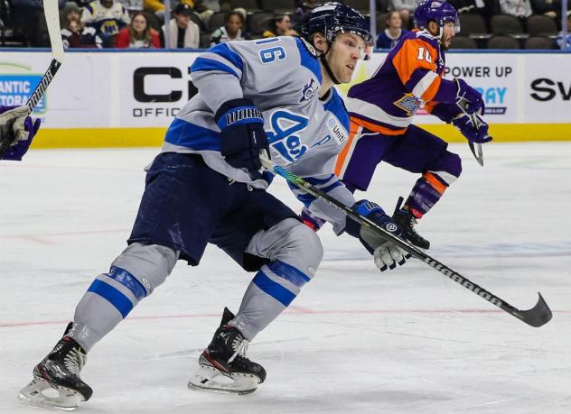 Jacksonville Icemen forward Derek Lodermeier vs. the Orlando Solar Bears