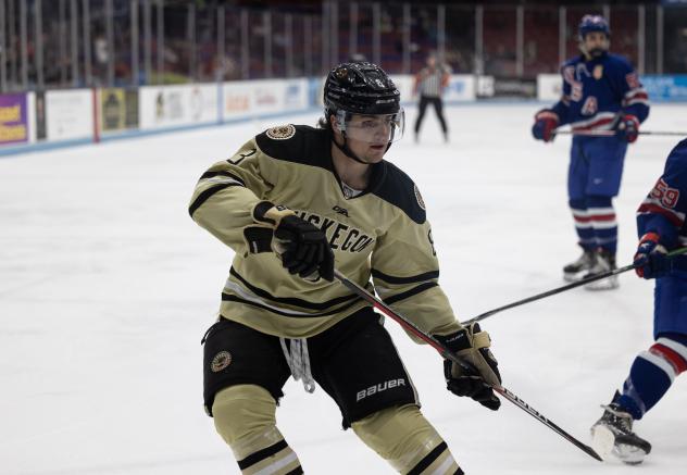 Muskegon Lumberjacks forward Phil Tresca vs. Team USA U18