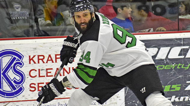 Binghamton Black Bears forward Mo Levac