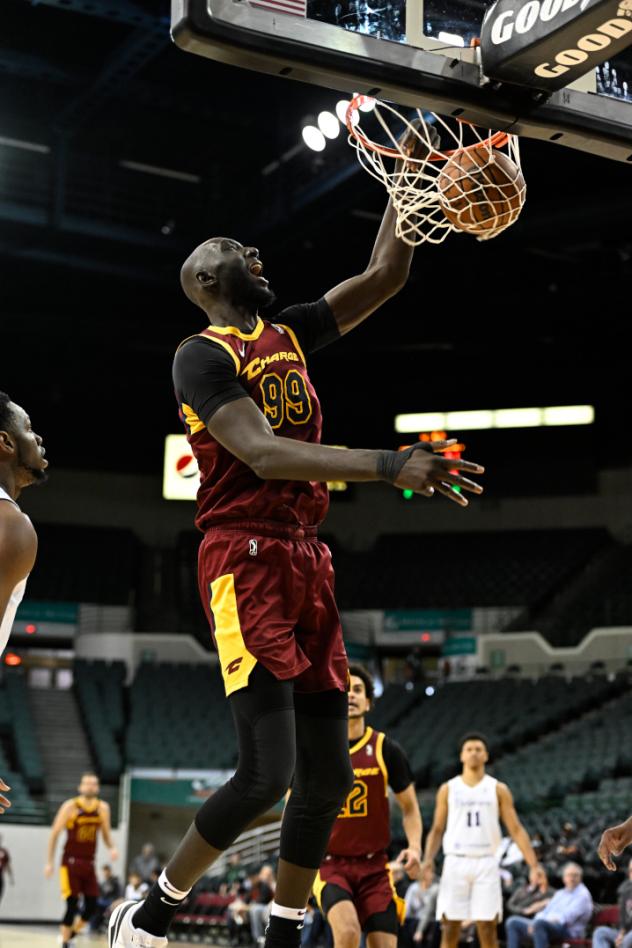 Tacko Fall of the Cleveland Charge dunks against the Delaware Blue Coats