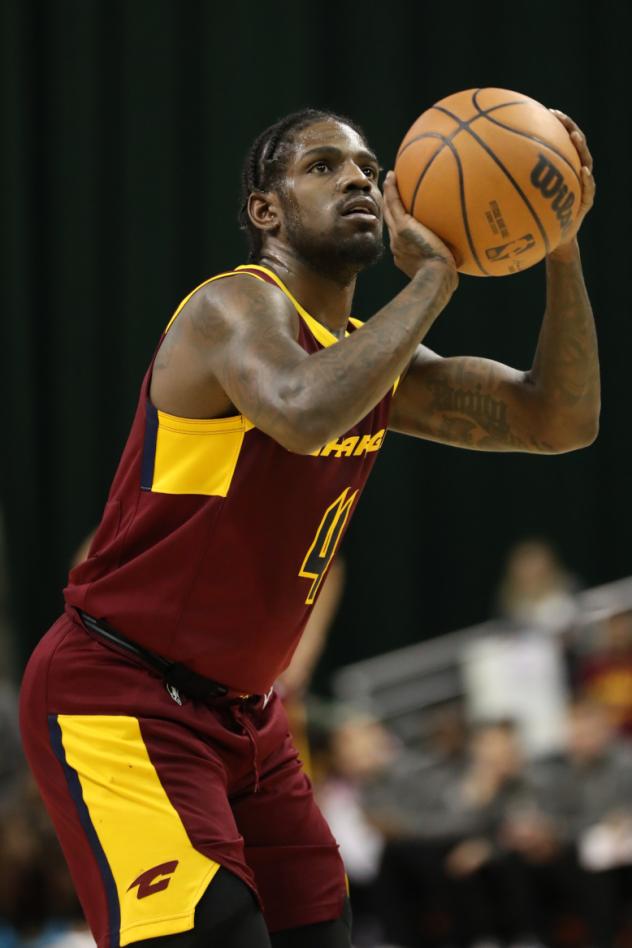 Cleveland Charge guard Jawun Evans lines up a free throw against the Delaware Blue Coats
