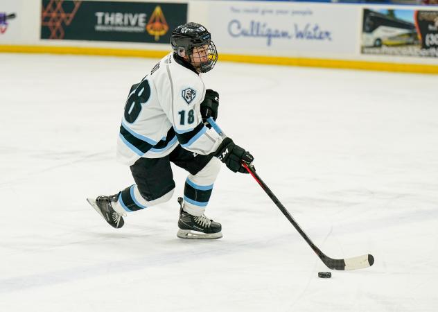 Winnipeg ICE defenseman Jonas Woo