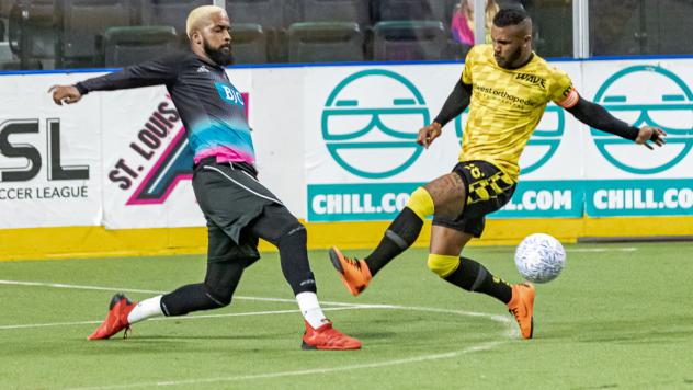 St. Louis Ambush vs. the Ian Bennett of the Milwaukee Wave (right)