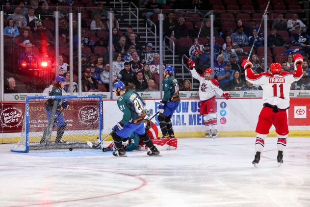Allen Americans light the lamp against the Wichita Thunder