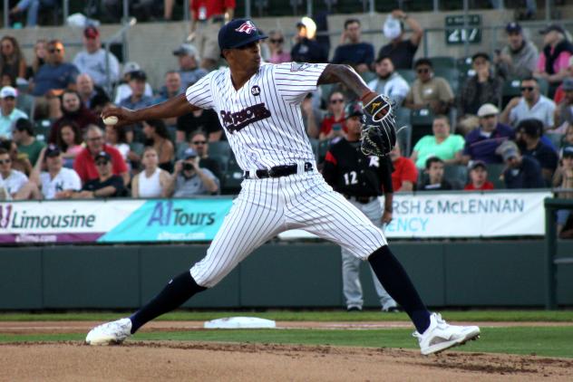 Somerset Patriots RHP Luis Medina