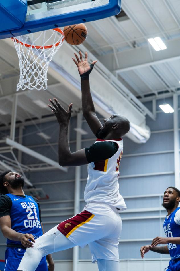Tacko Fall of the Cleveland Charge vs. the Delaware Blue Coats