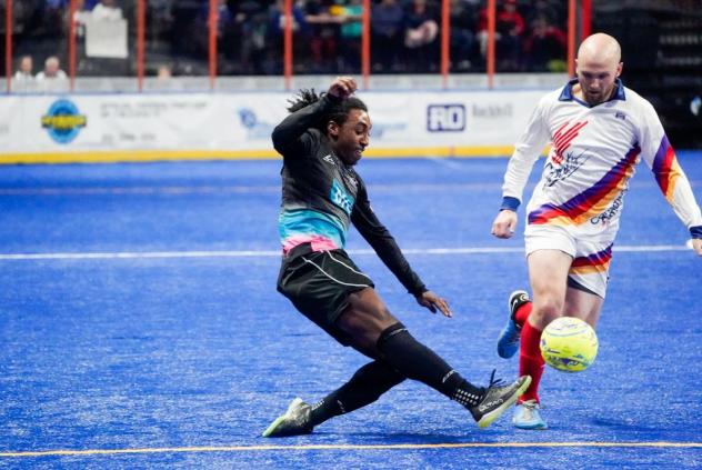 St. Louis Ambush battle the Kansas City Comets