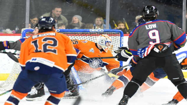Worcester Railers HC goaltender Ken Appleby vs. the Reading Royals