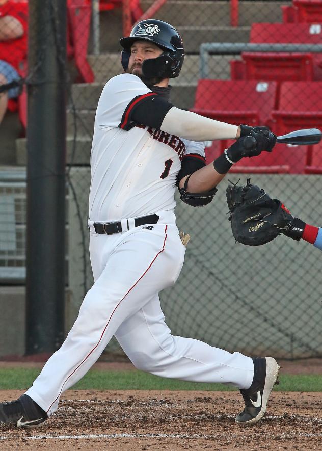 Sioux City Explorers centerfielder Chase Harris