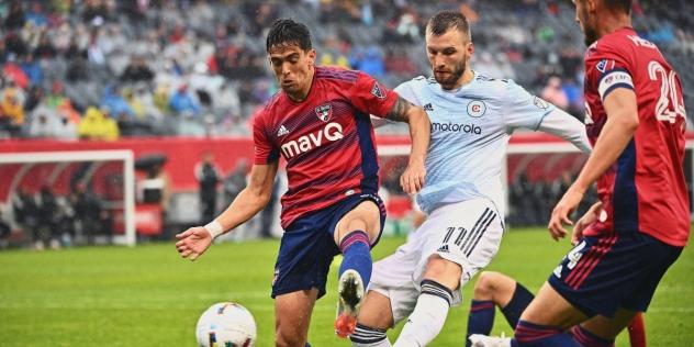 Chicago Fire FC battles FC Dallas