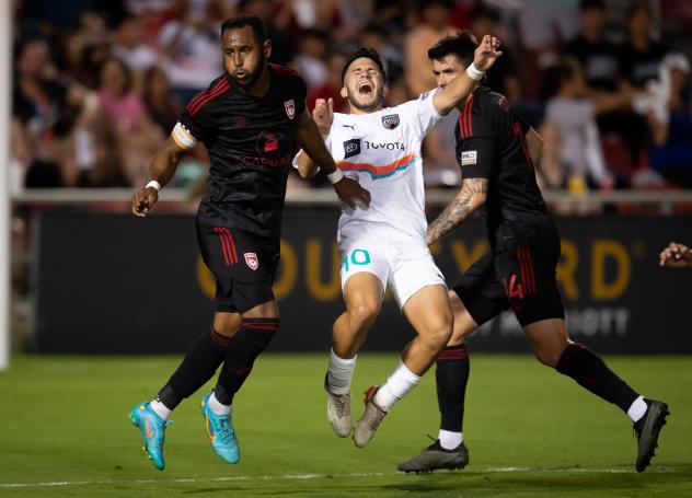 Phoenix Rising battles San Antonio FC