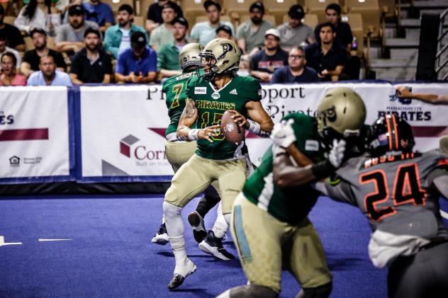 Massachusetts Pirates quarterback Alejandro Bennifield vs. the Bismarck Bucks