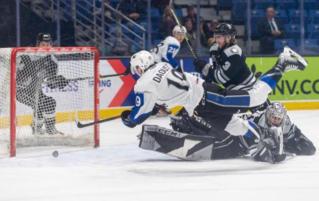 Philippe Daoust of the Saint John Sea Dogs scores the overtime winner against the Gatineau Olympiques