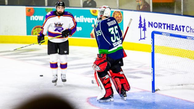 Maine Mariners goaltender Jeremy Brodeur vs. the Reading Royals