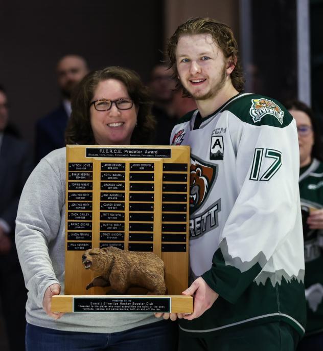 Everett Silvertips F.I.E.R.C.E. Predator Award winner Jackson Berezowski