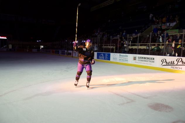 Roanoke Rail Yard Dawgs winger Mac Jansen
