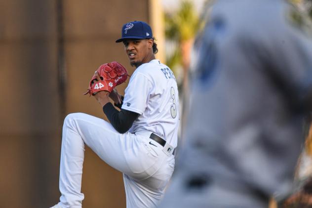 Pensacola Blue Wahoos pitcher Eury Pérez