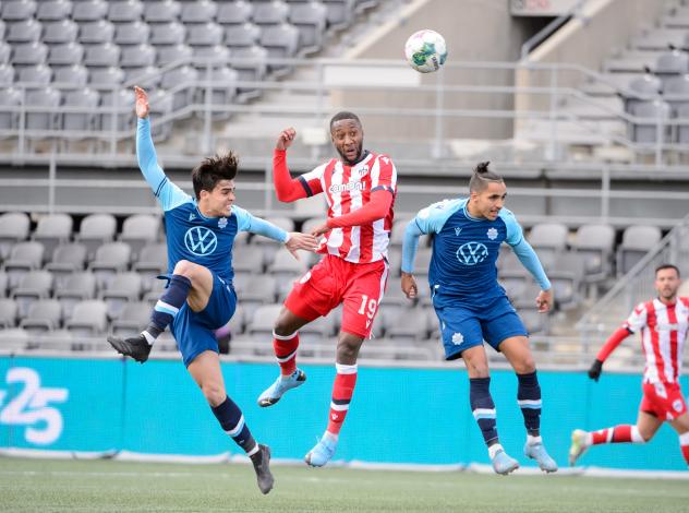 Atlético Ottawa battles Cavalry FC
