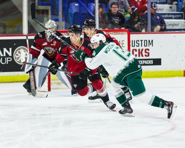 Vancouver Giants battle the Everett Silvertips