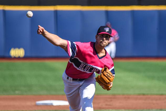 Pensacola Blue Wahoos pitcher Bryan Hoeing
