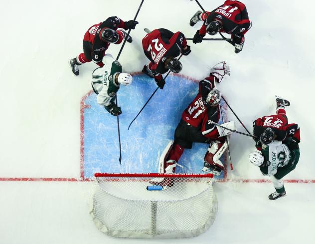 Vancouver Giants goaltender Will Gurski sprawls to make a save against the Everett Silvertips